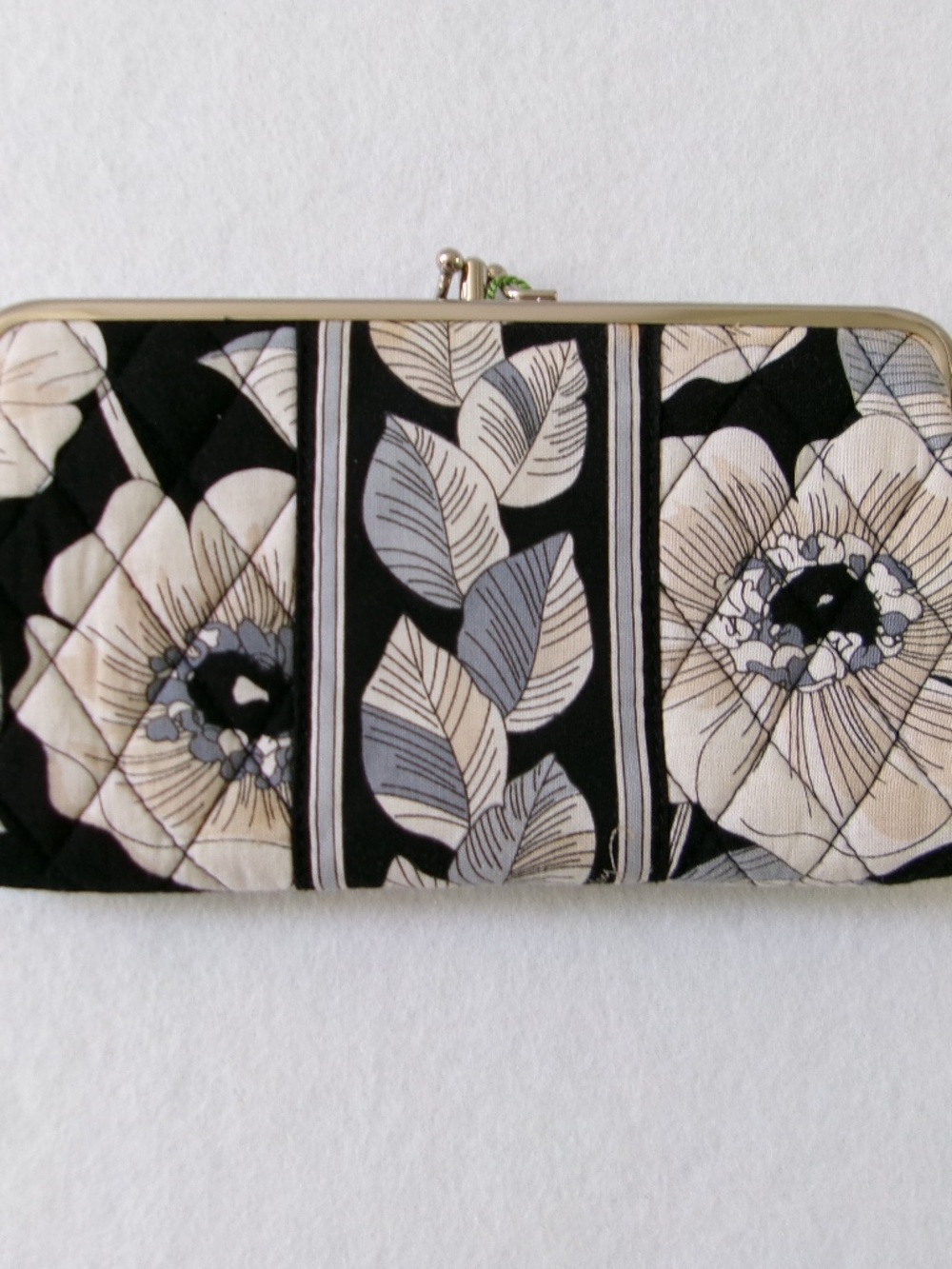 VERA BRADLEY CAMELLIA BLACK BEIGE FLORAL DOUBLE KISSLOCK CLUTCH WALLET